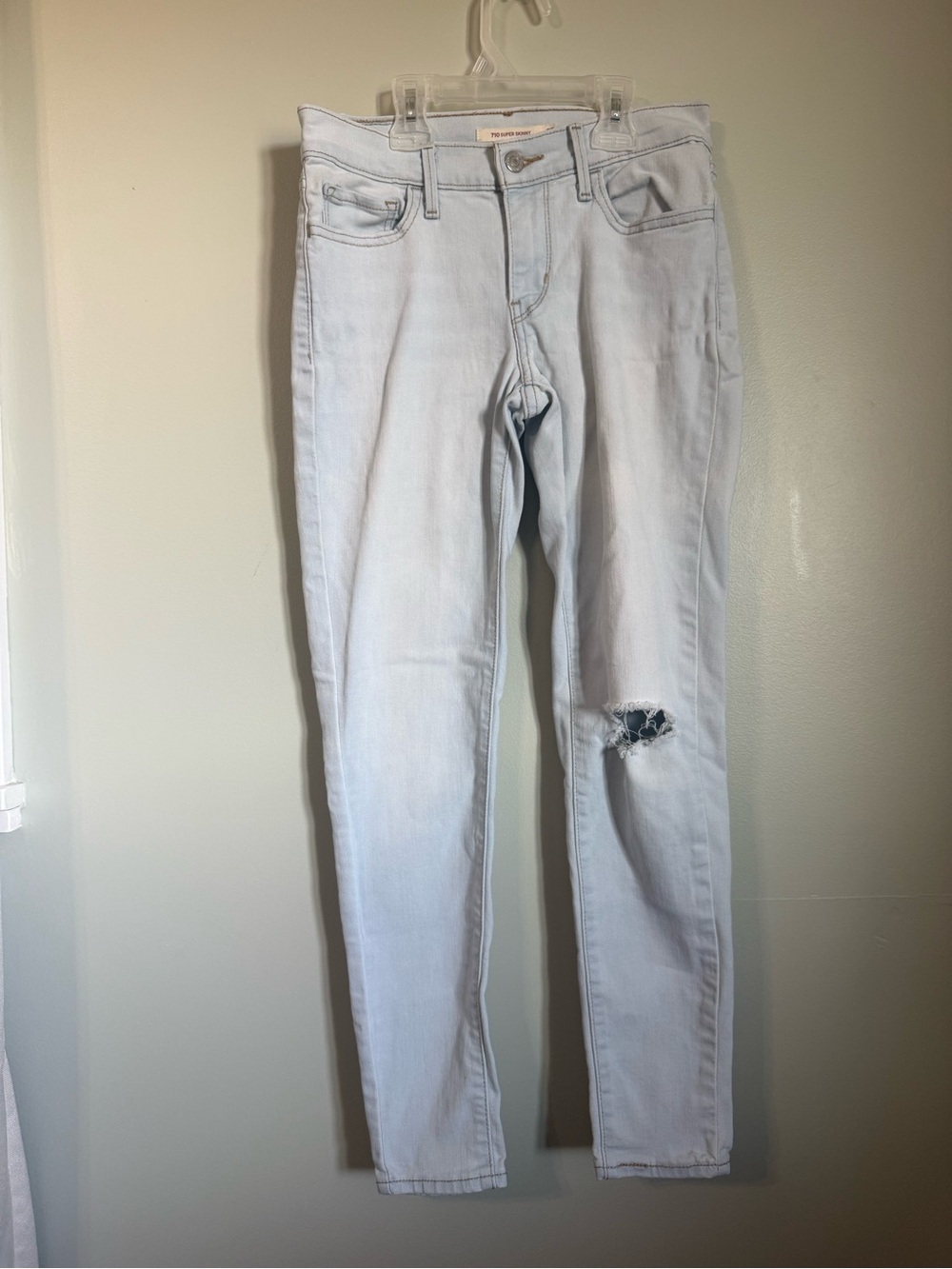 Levi's 710 Super Skinny Distressed Jeans Light Wash Size 27 / 4